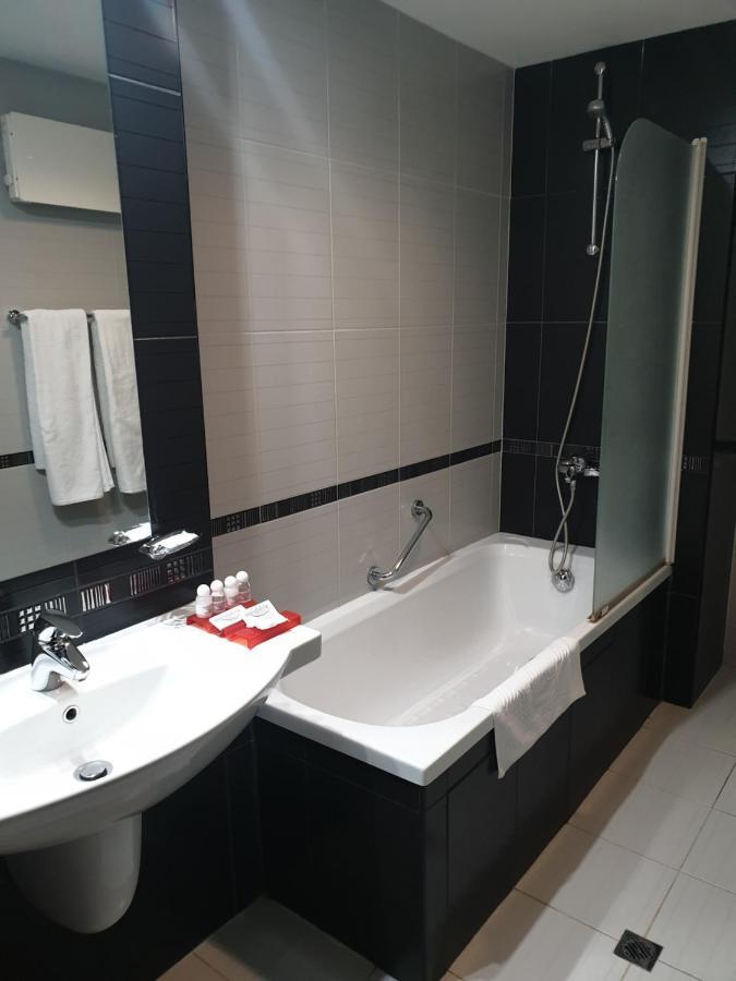Hotel Presidivm Palace Lovech Bagian luar foto