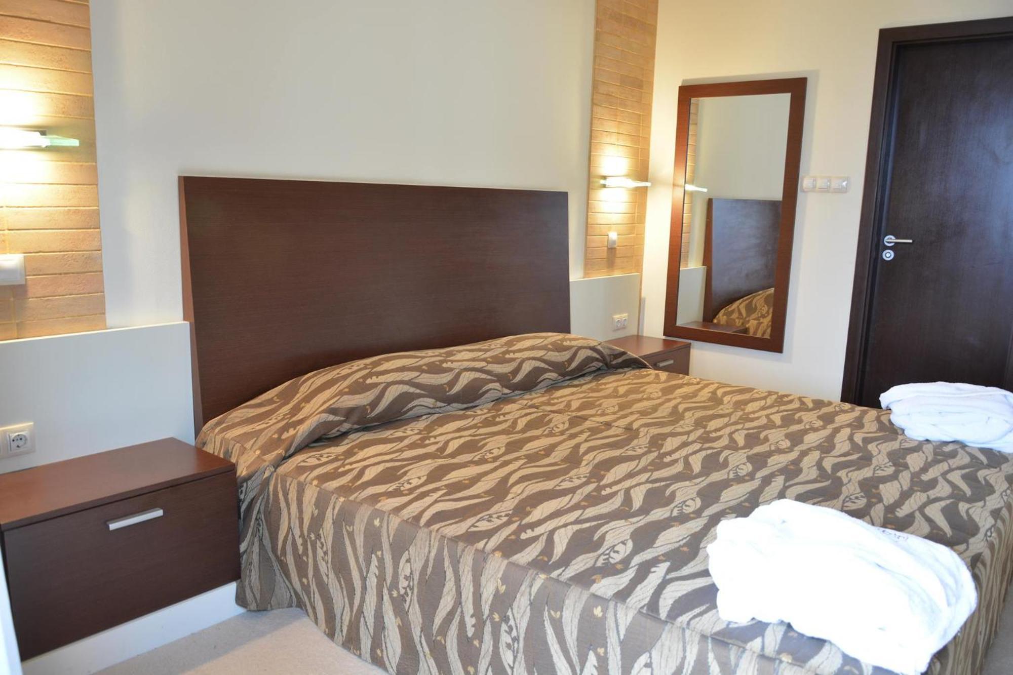 Hotel Presidivm Palace Lovech Bagian luar foto