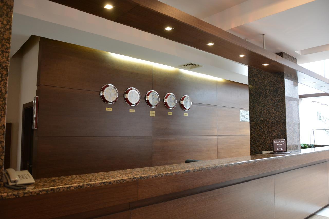 Hotel Presidivm Palace Lovech Bagian luar foto