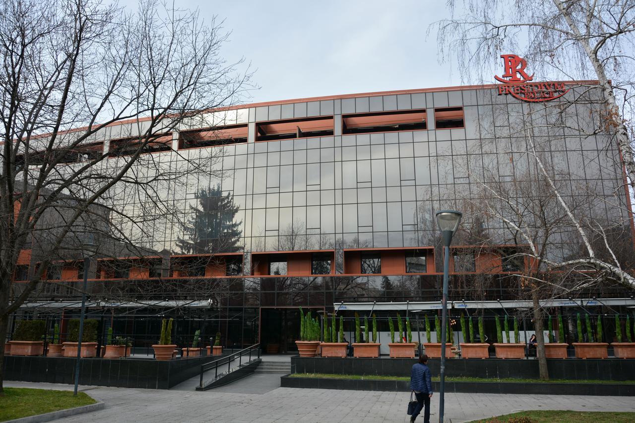 Hotel Presidivm Palace Lovech Bagian luar foto