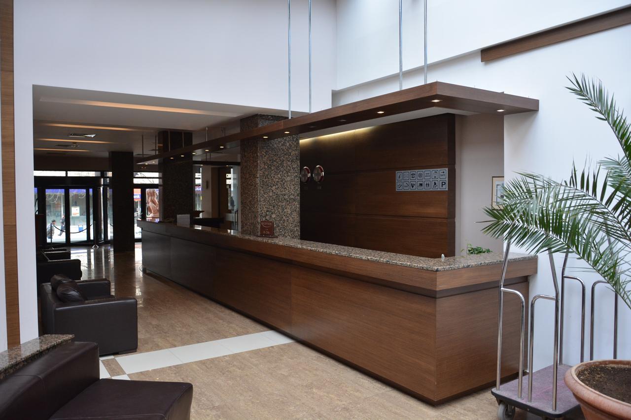 Hotel Presidivm Palace Lovech Bagian luar foto
