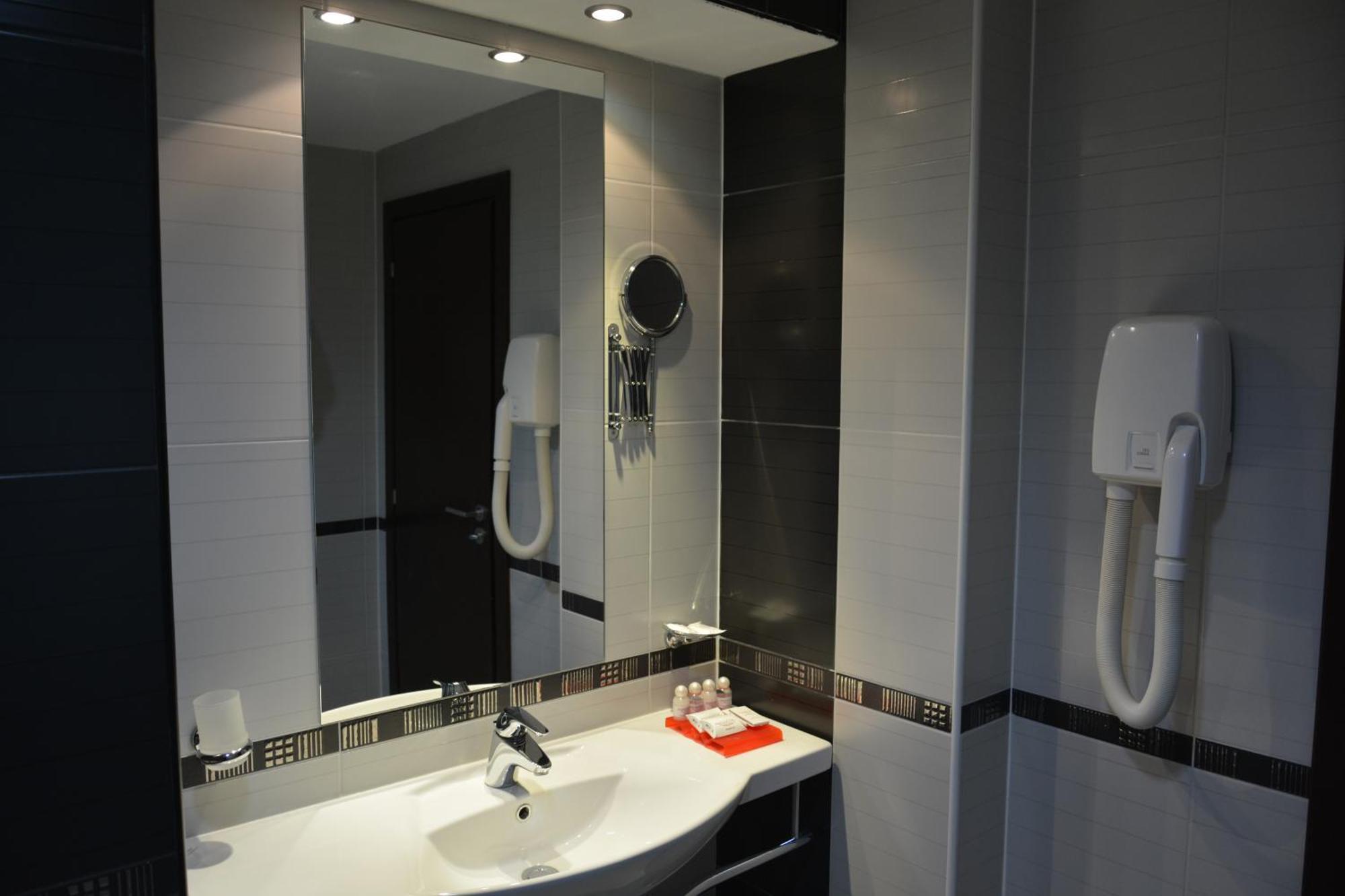 Hotel Presidivm Palace Lovech Bagian luar foto
