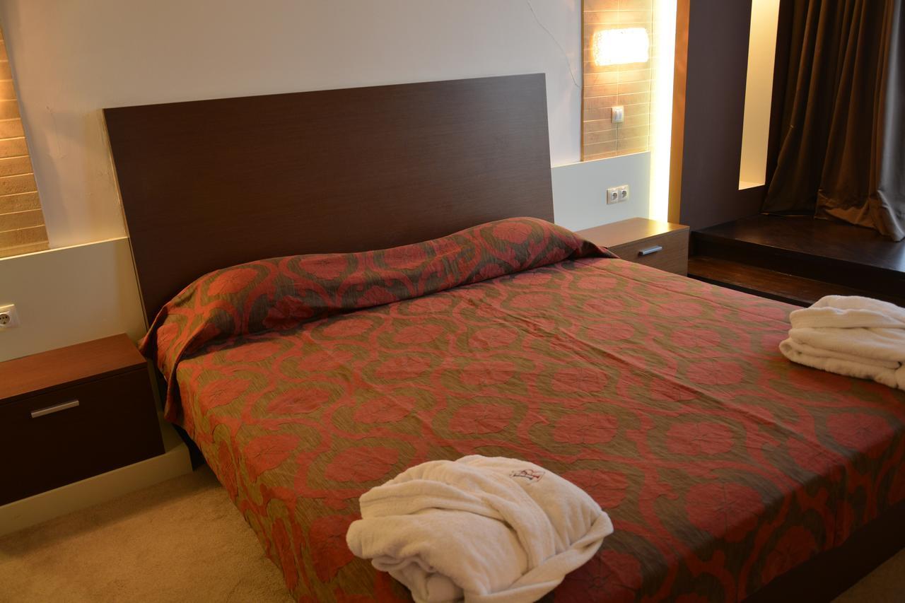 Hotel Presidivm Palace Lovech Bagian luar foto