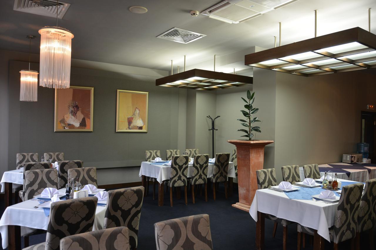 Hotel Presidivm Palace Lovech Bagian luar foto