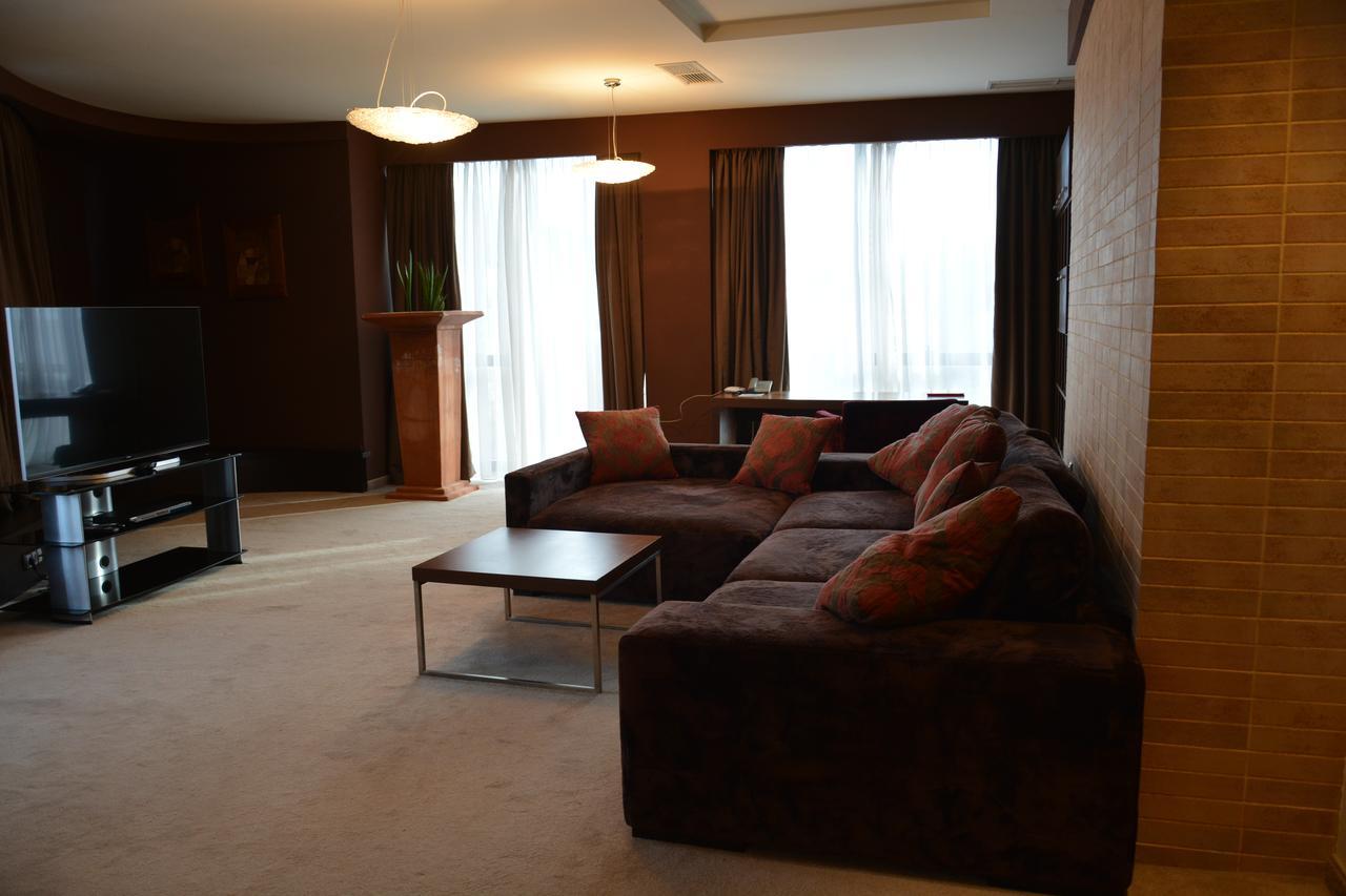 Hotel Presidivm Palace Lovech Bagian luar foto