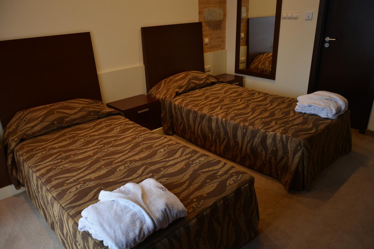 Hotel Presidivm Palace Lovech Bagian luar foto