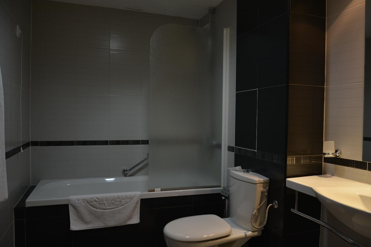 Hotel Presidivm Palace Lovech Bagian luar foto
