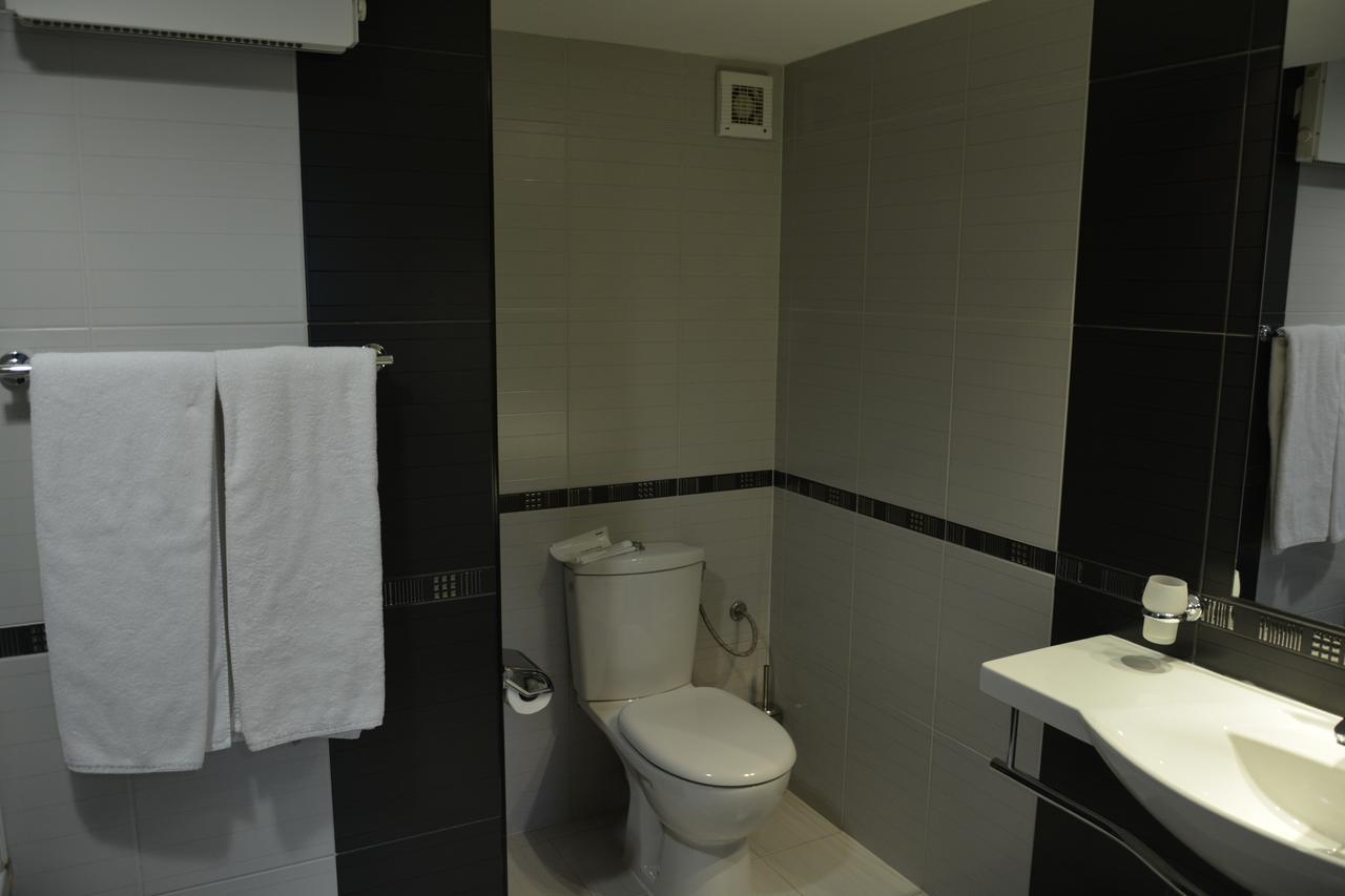 Hotel Presidivm Palace Lovech Bagian luar foto